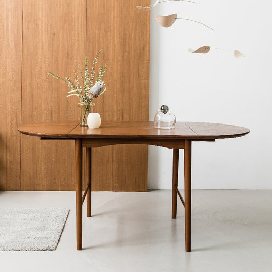 Extendable Oval Dining Table