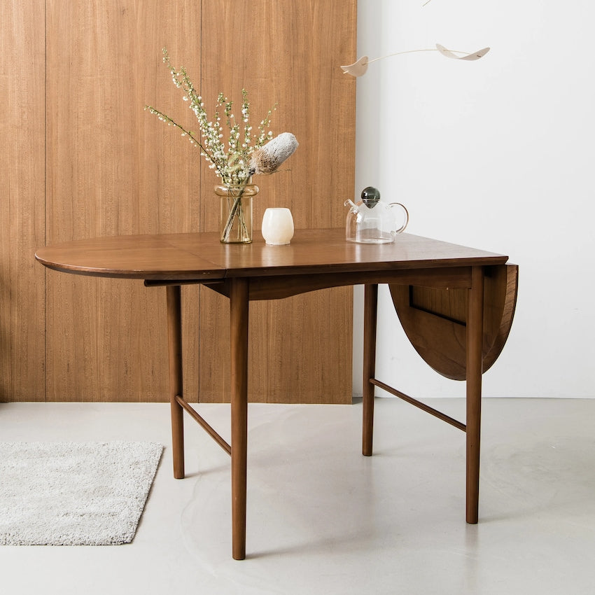 Extendable Oval Dining Table