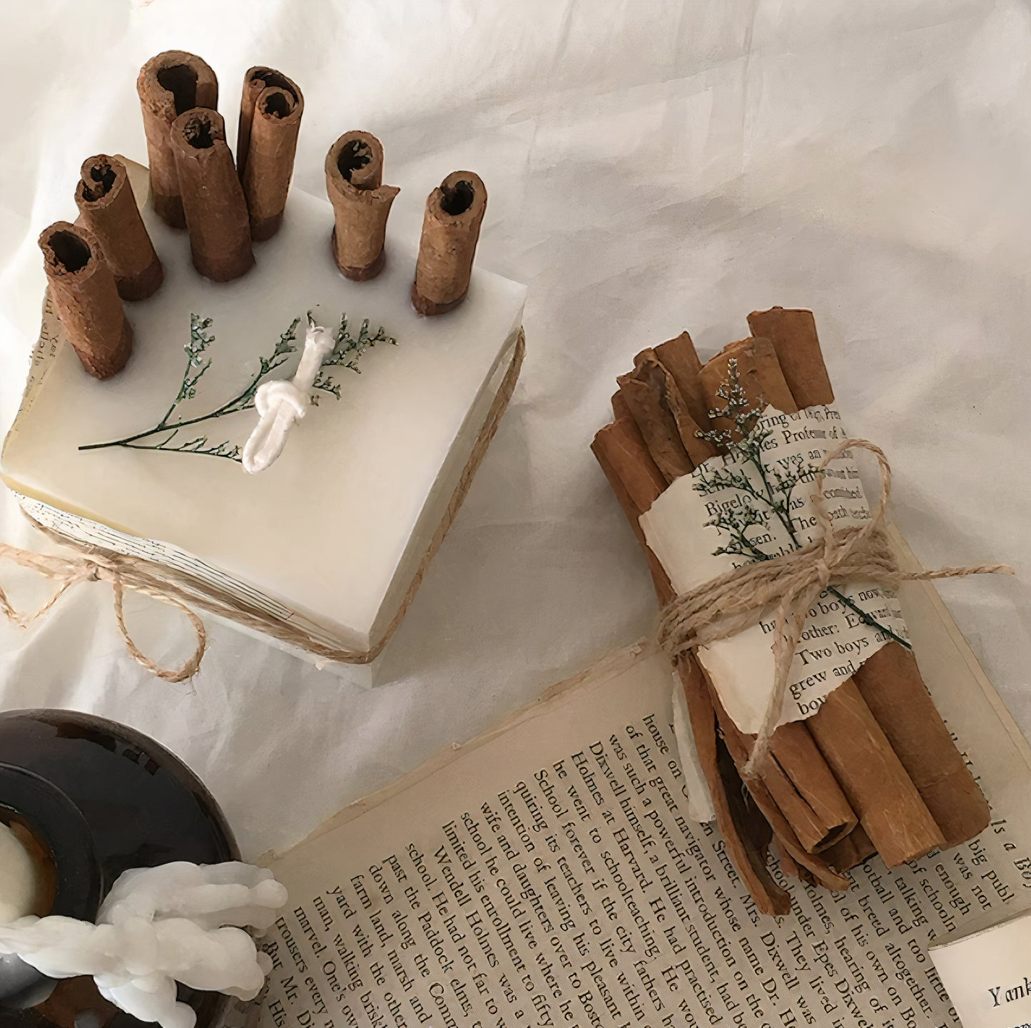Scented Cinnamon Candle & Decor Set