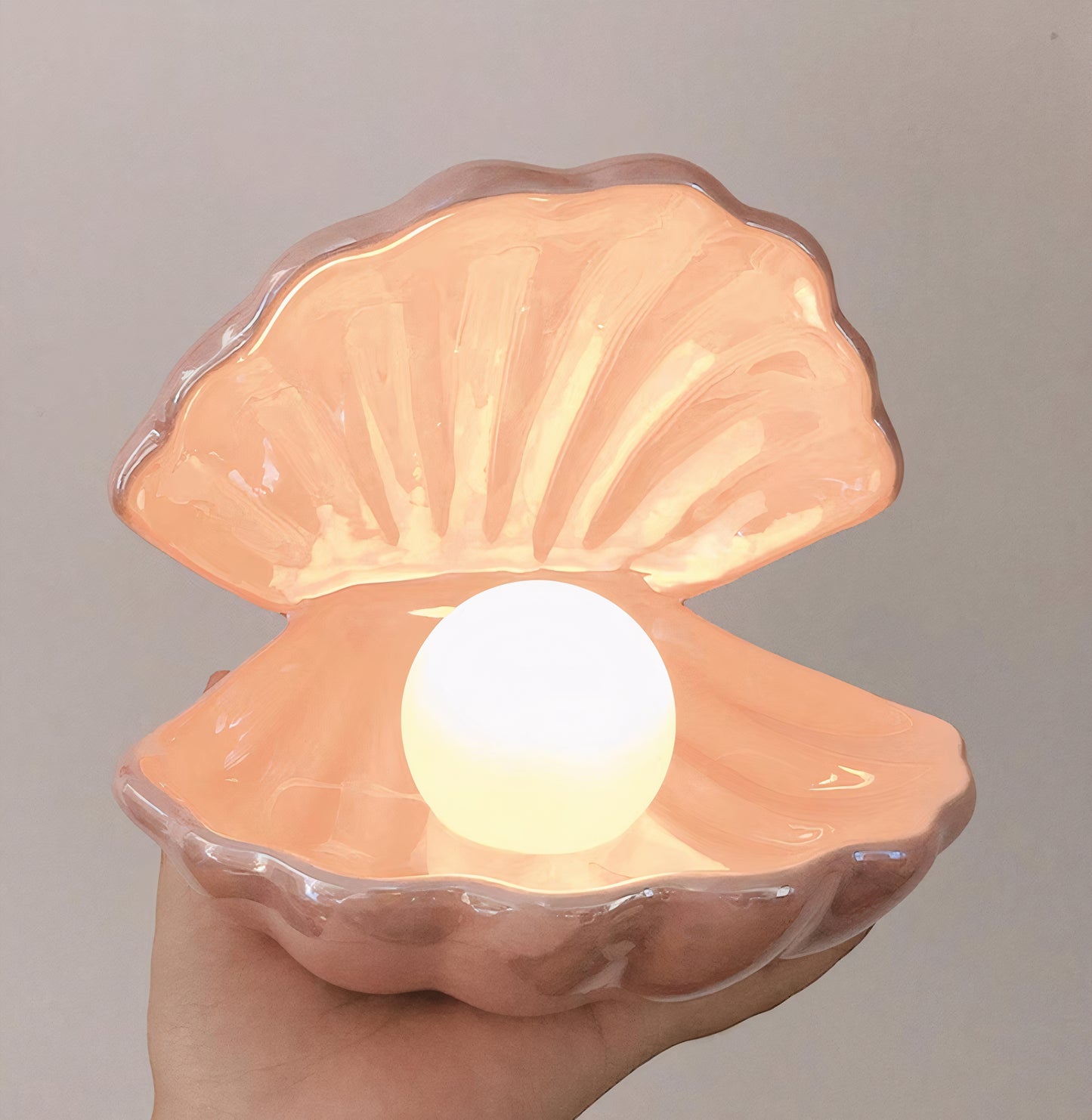 Clamshell Lamp