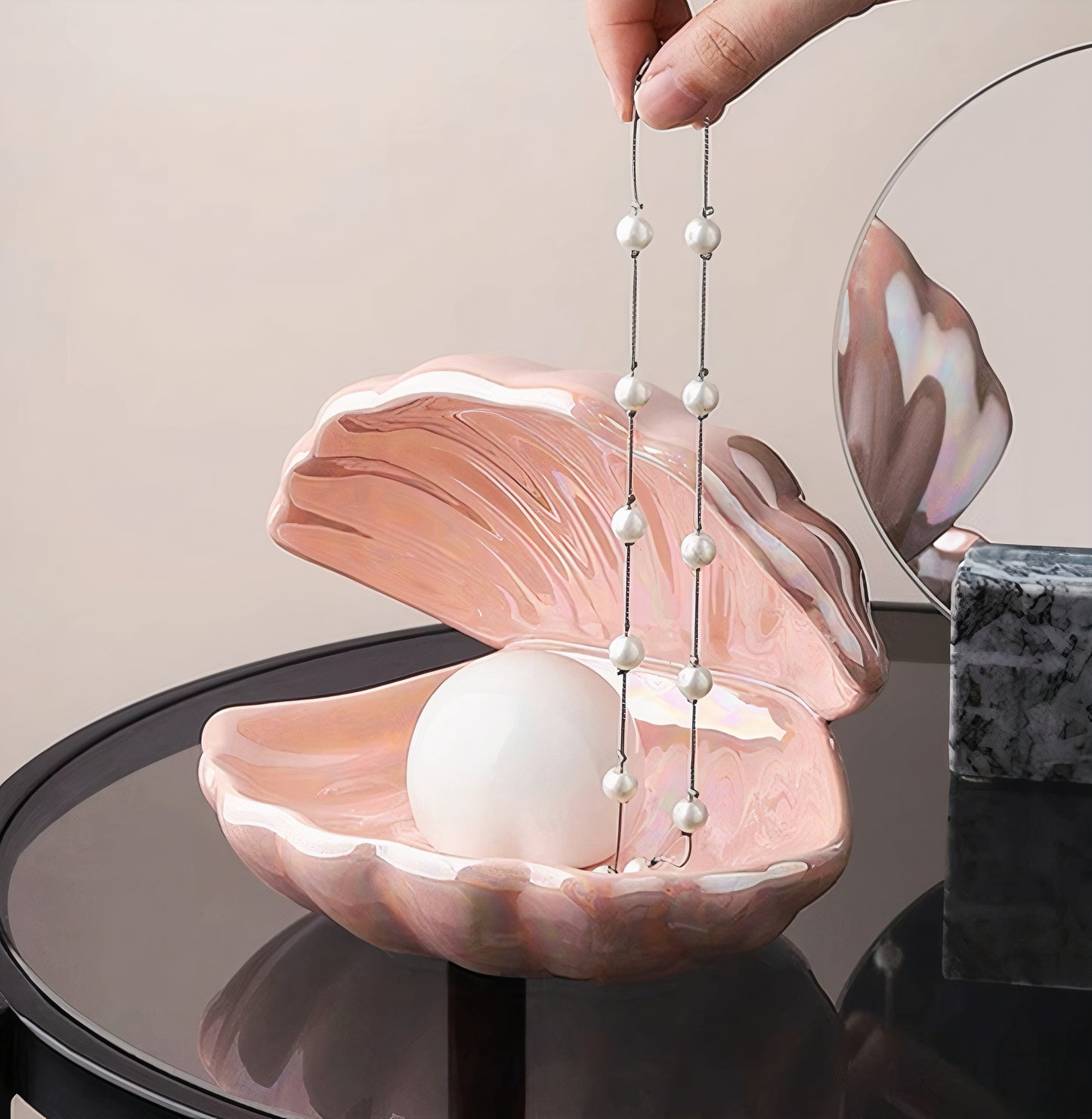 Clamshell Lamp