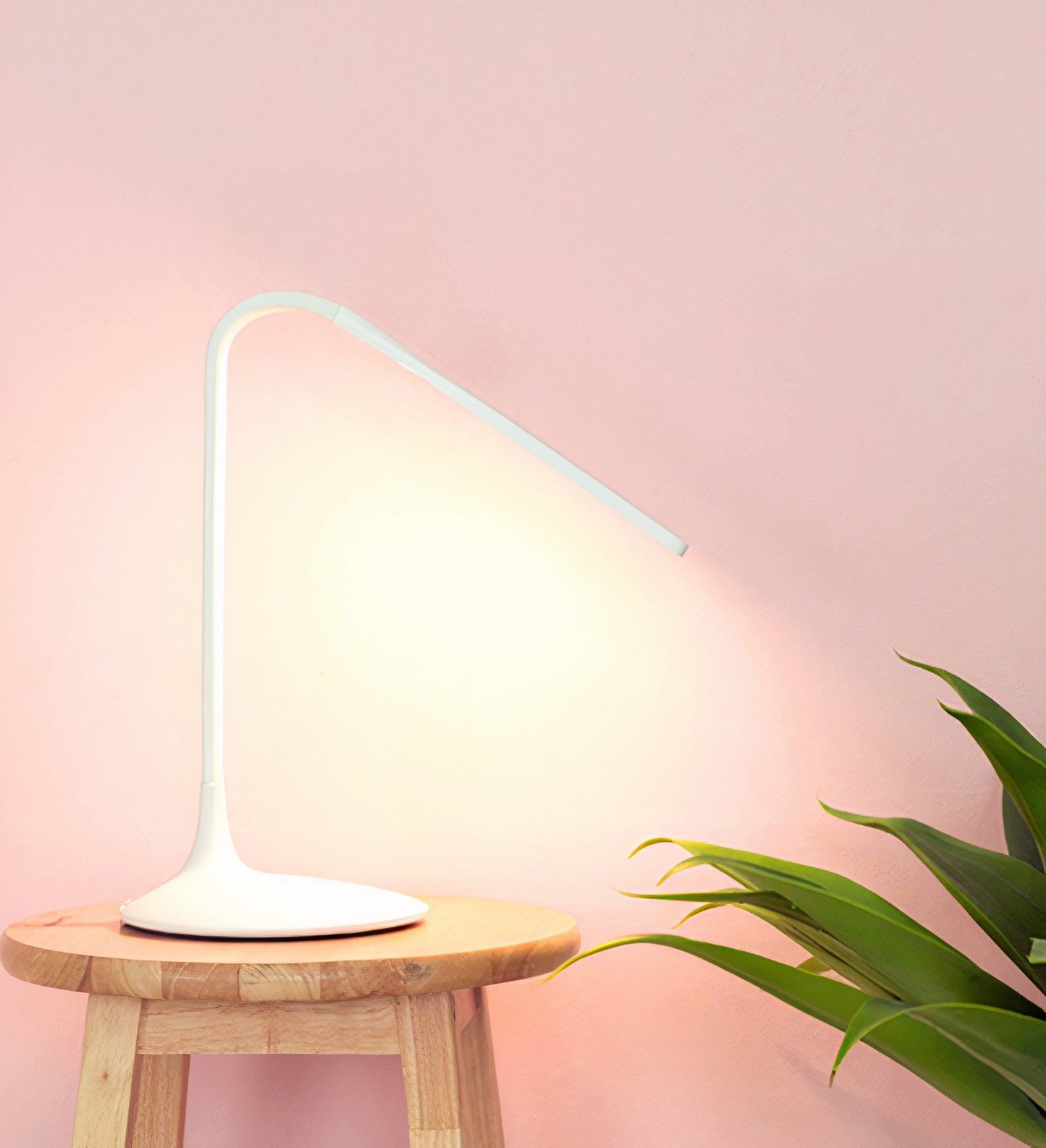 Minimalistic Adjustable Desk Lamp