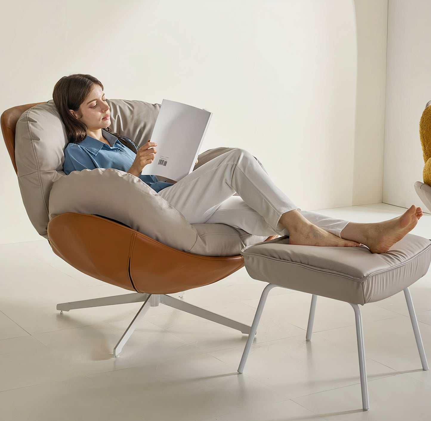 Modern Swivel Lounge Chair