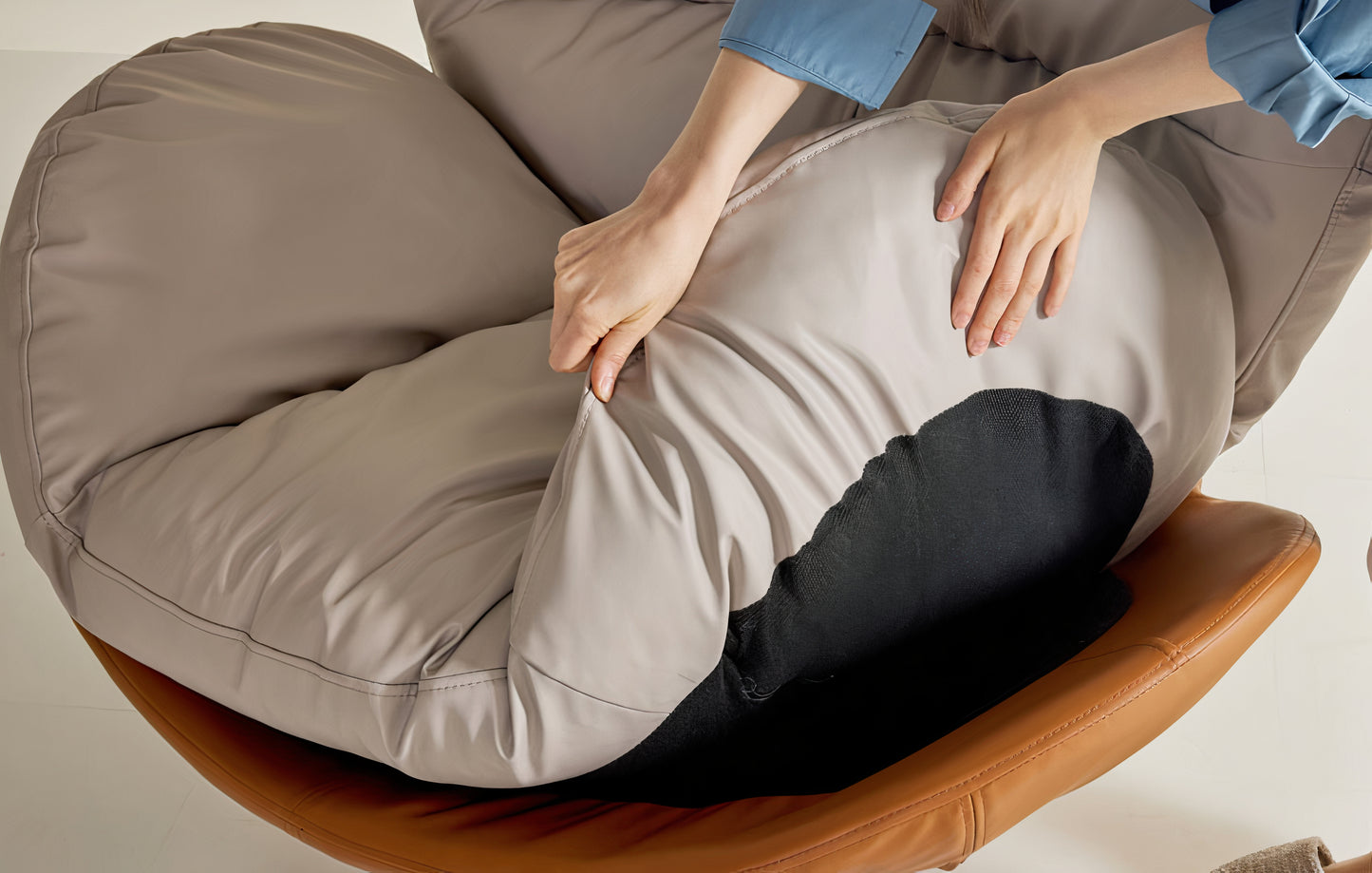 Modern Swivel Lounge Chair