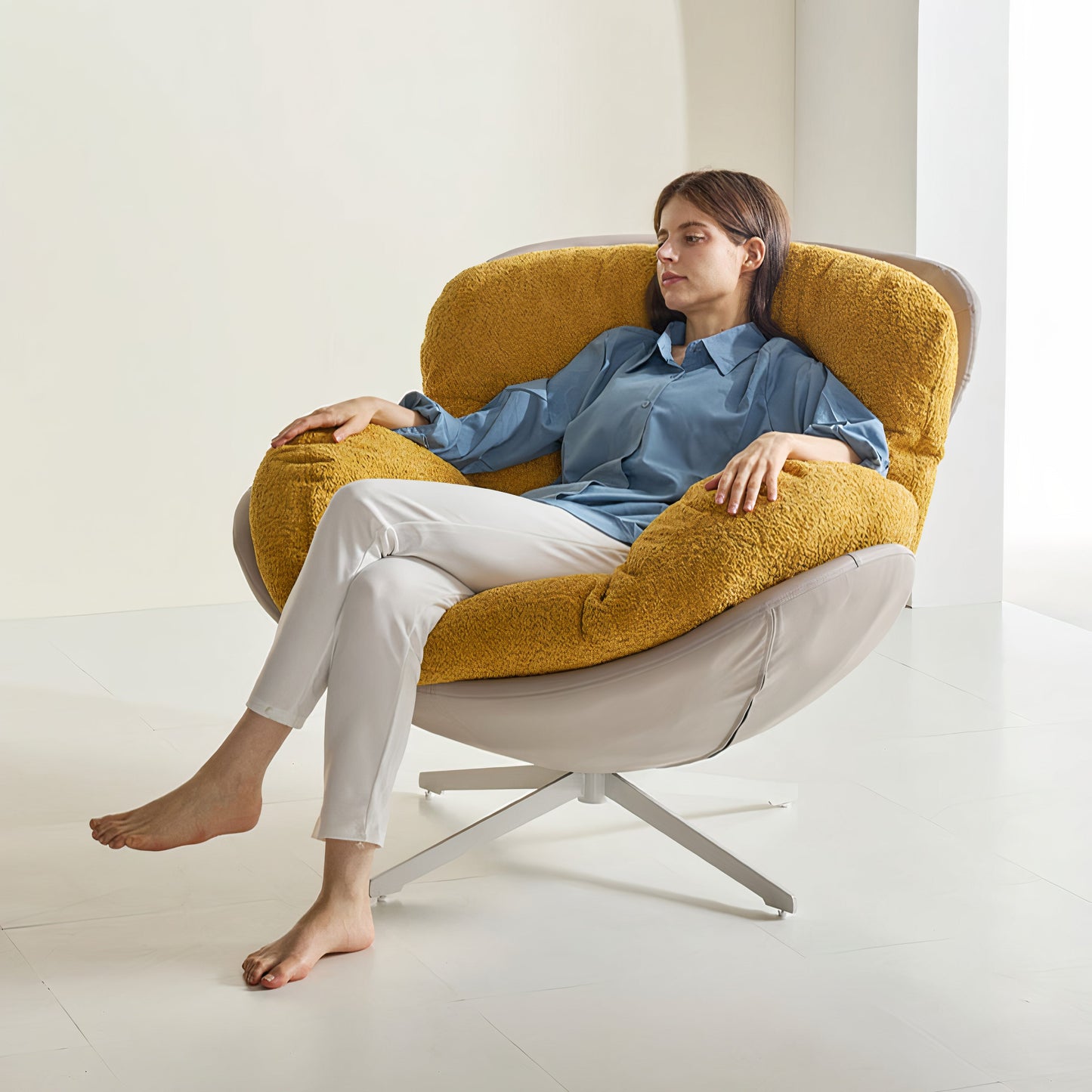 Modern Swivel Lounge Chair