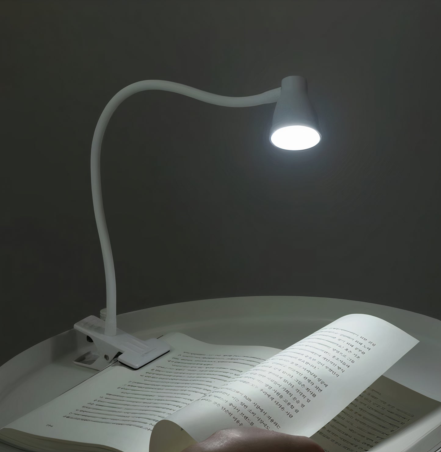Minimalistic Clamping Desk Lamp