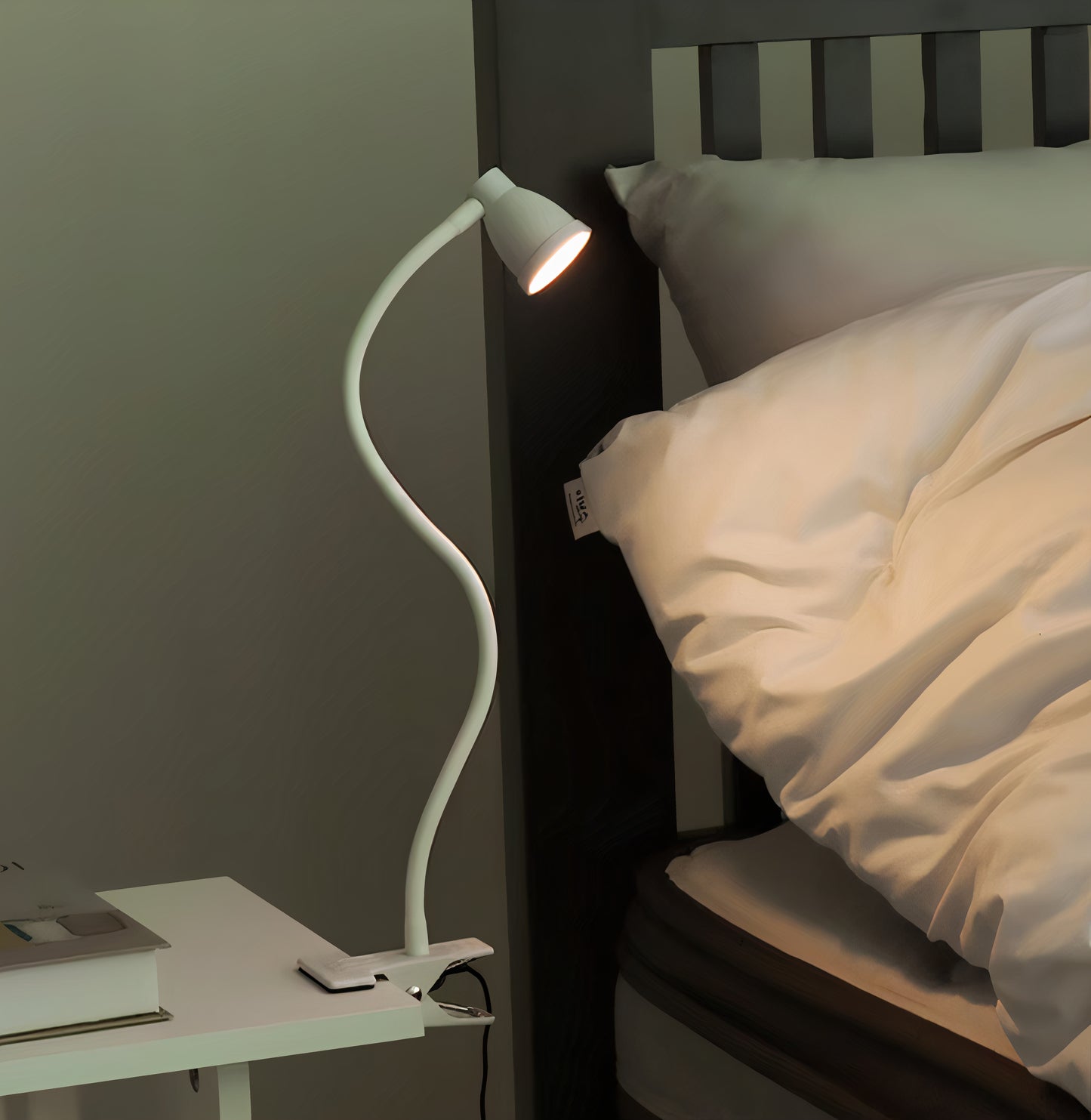 Minimalistic Clamping Desk Lamp