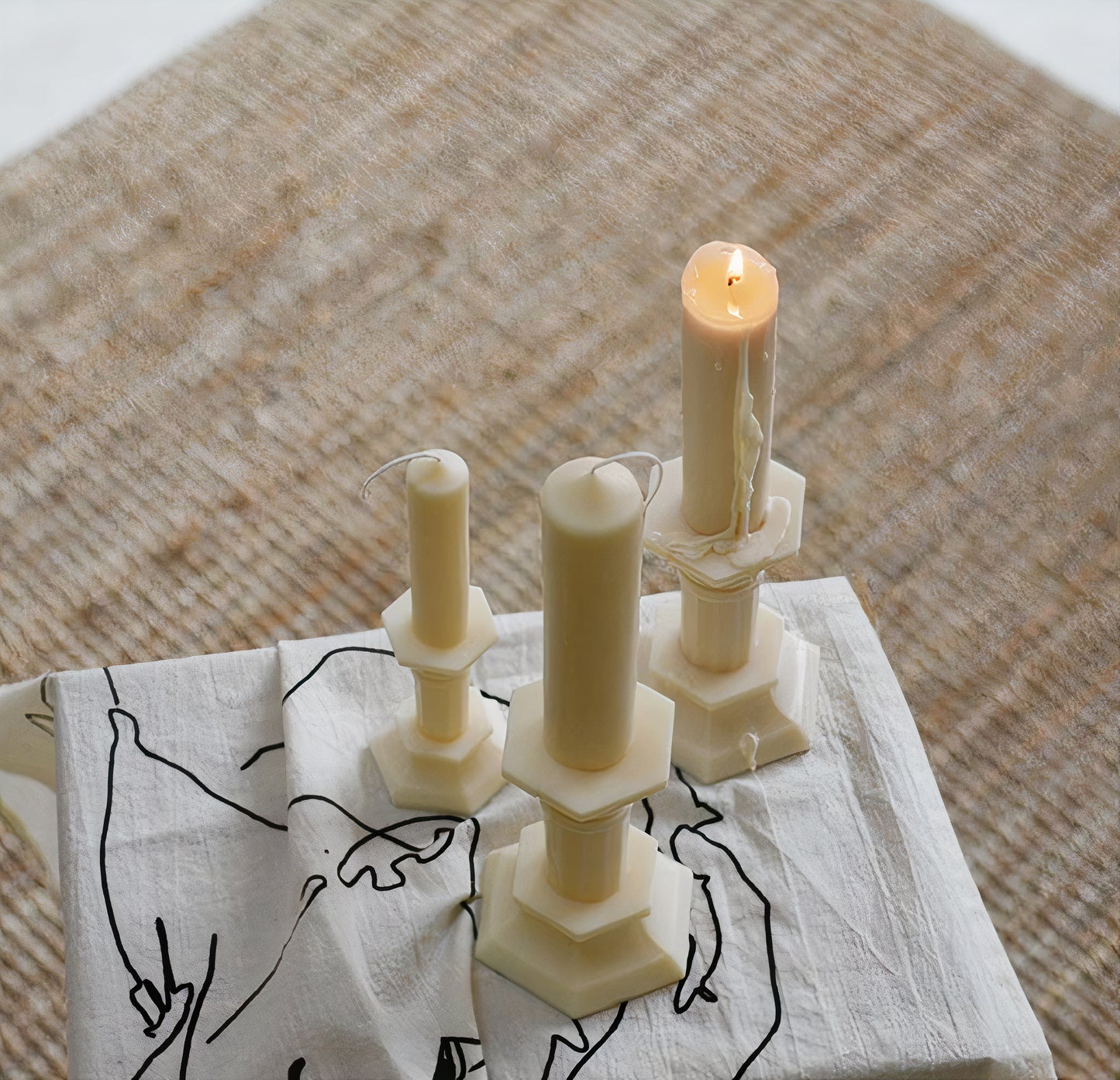Lyon scented candle