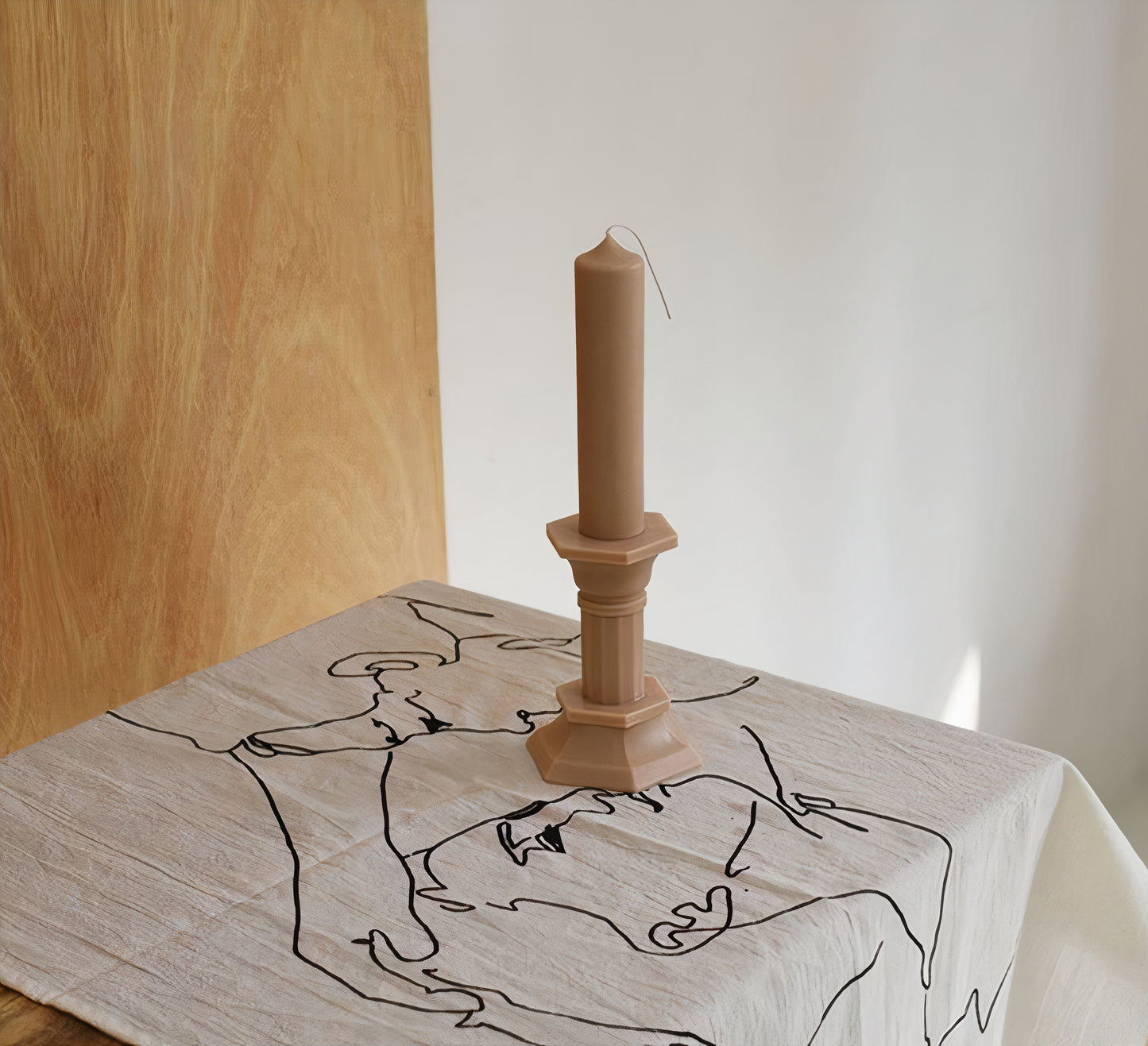 Lyon scented candle