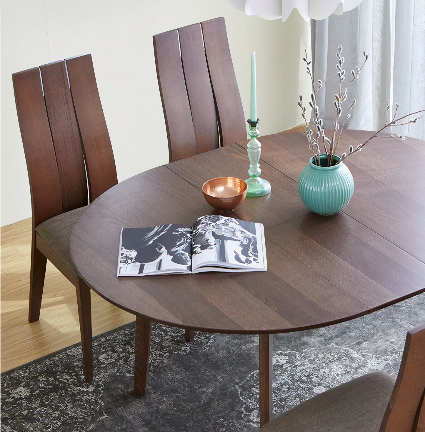 Round Extendable Dining Table