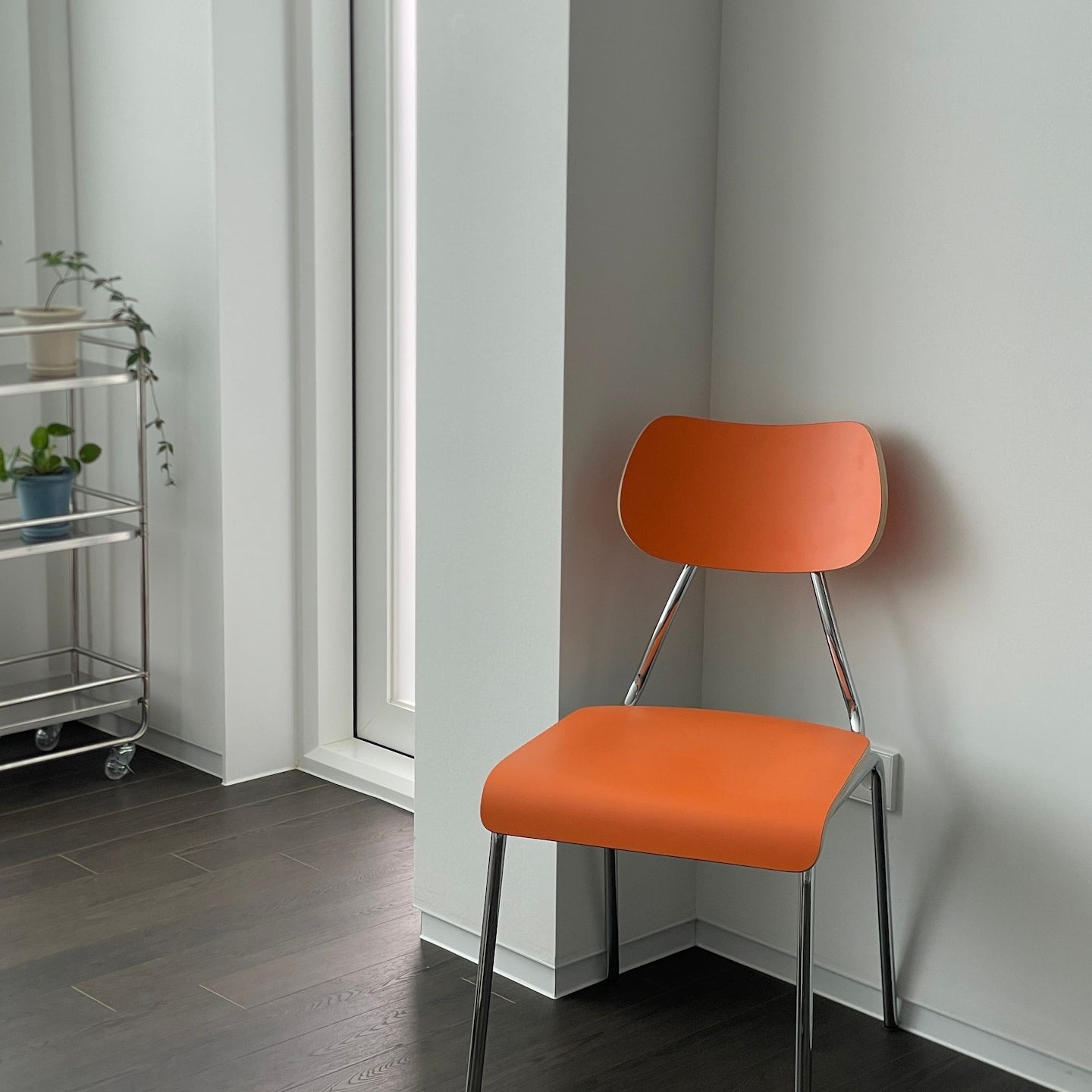 Flow Line Dining Chair