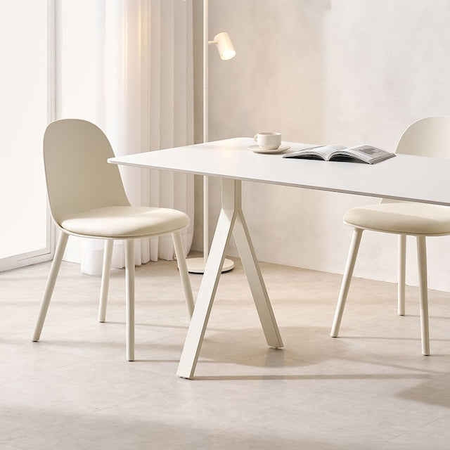 Soft Curve Dining Chair