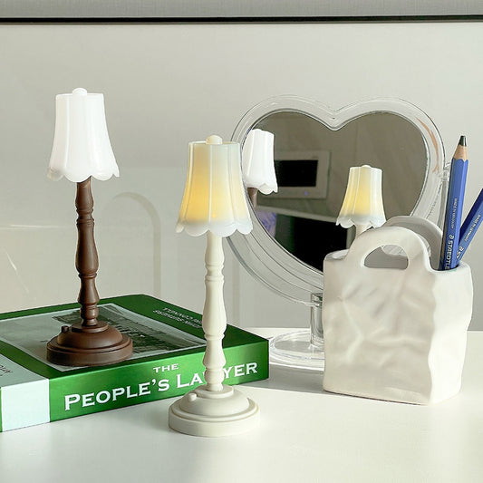 Vintage Pleated Touch Lamp
