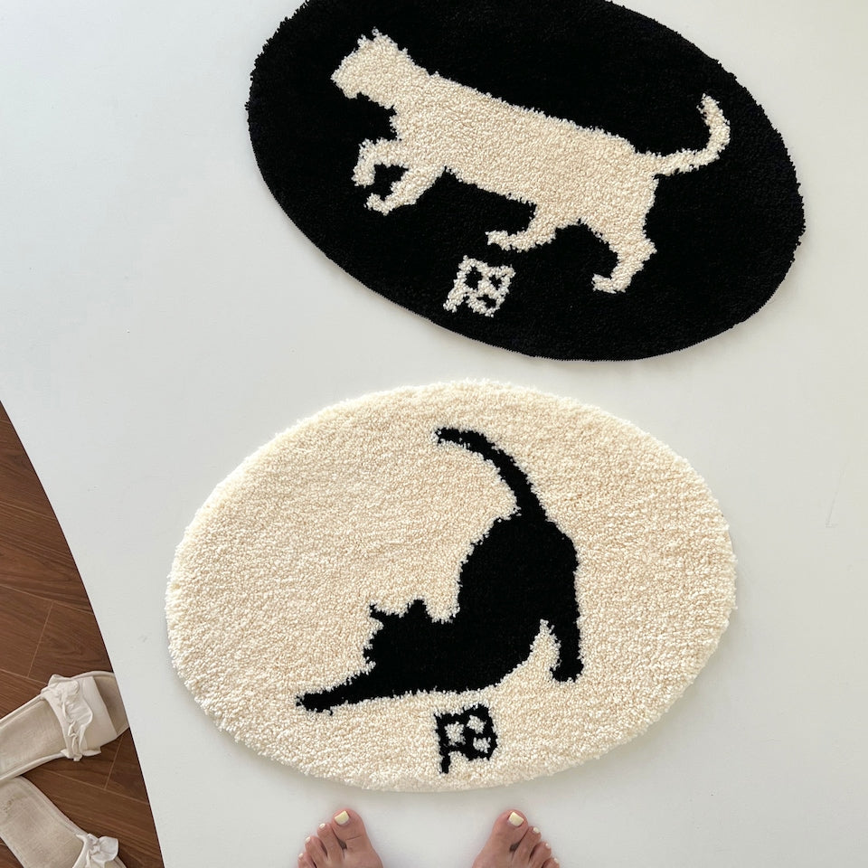 Elegant Cat Silhouette Accent Rug