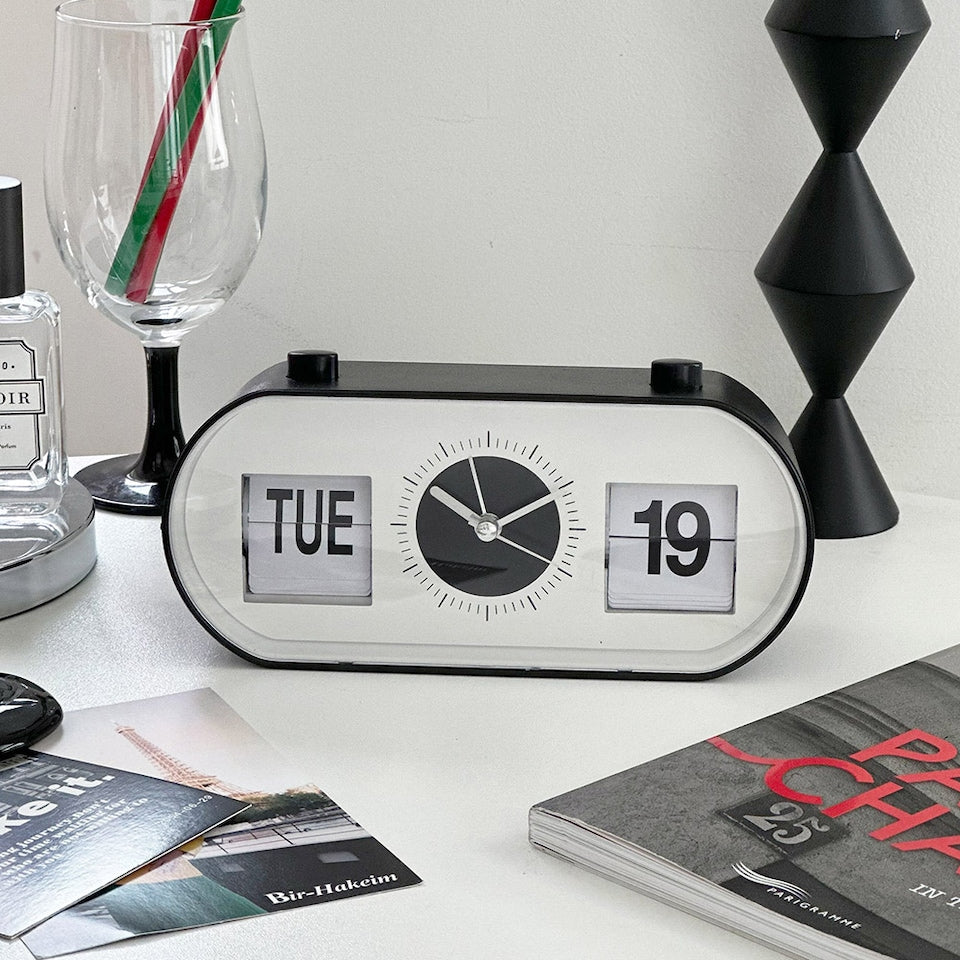 Round Modern Flip Table Clock