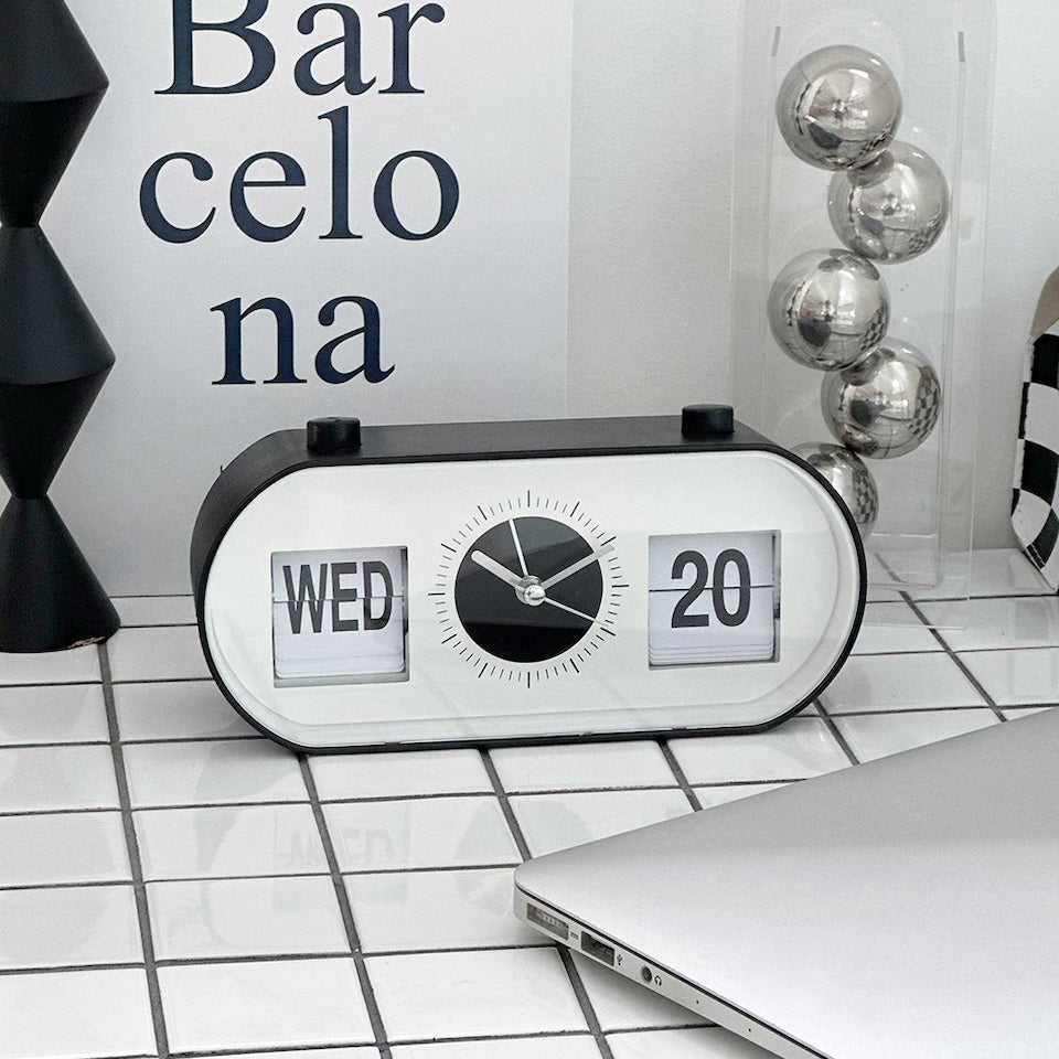 Round Modern Flip Table Clock