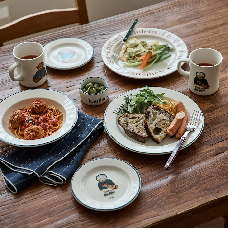London Teddy Bear Dinnerware Set