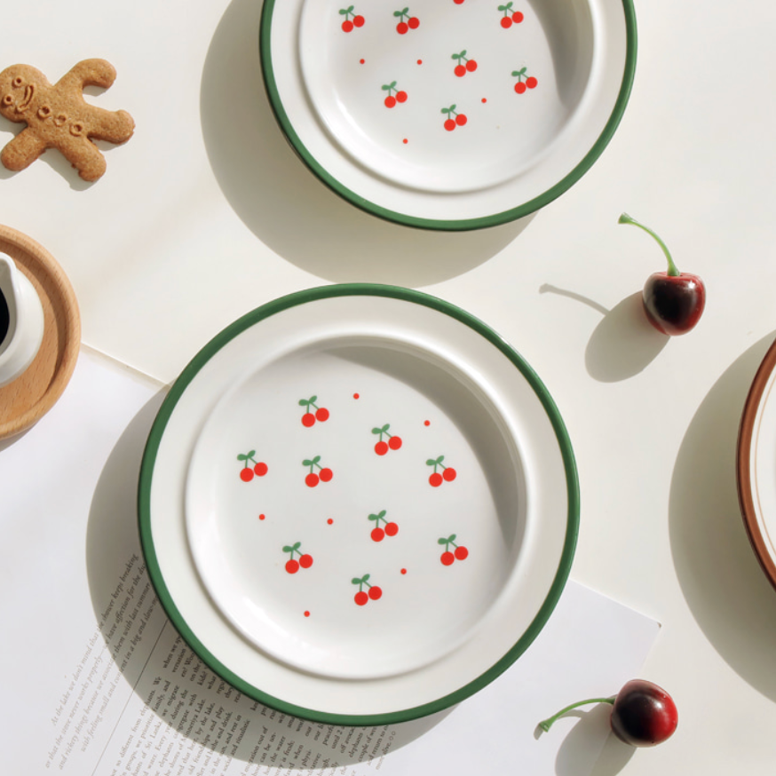 Coucou Retro Charm Dinner Plate - 9" - lifestyle