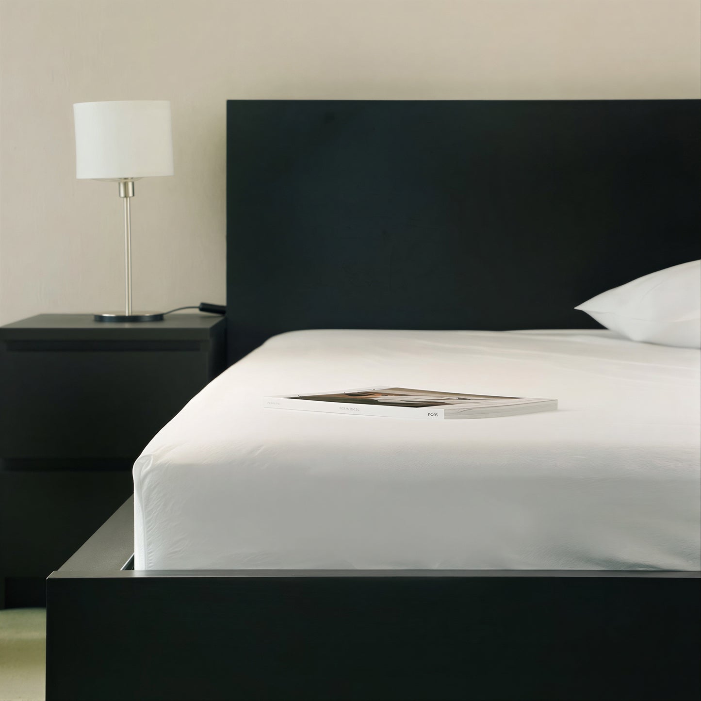 Around Hotel Bedding 60s High Density Cotton Fitted Sheet - close up