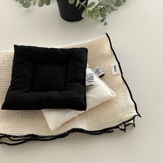 Black Line Kitchen Cloth - detail view