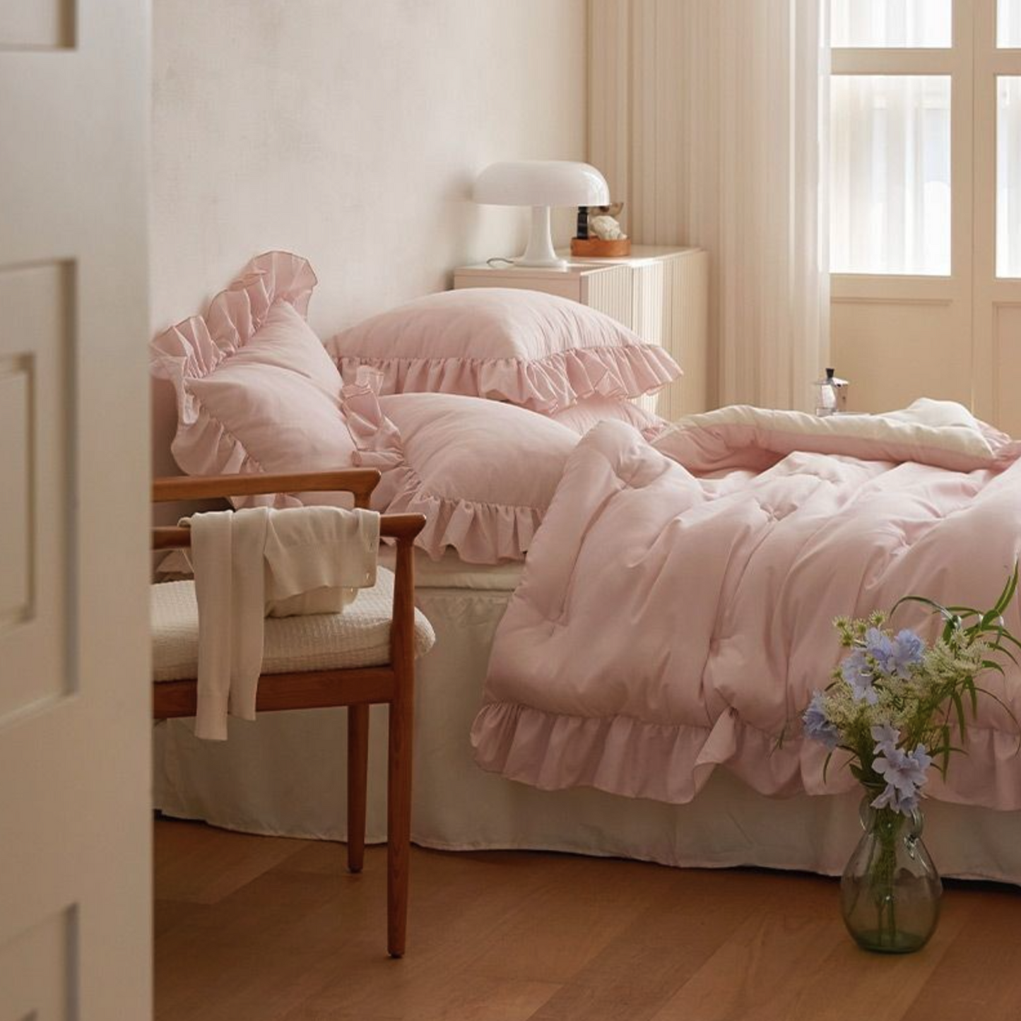 Hotel Style Dust Free Frill Comforter
