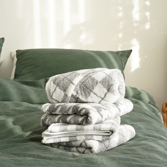 Mono Check Non-Fluorescent Plaid Towel (10-Pack)