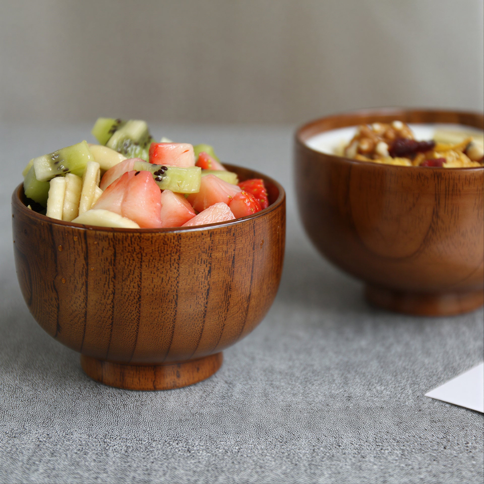 Heritage Lacquer Wood Bowl Set - close up