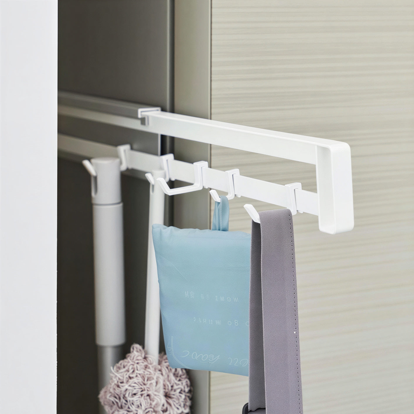 Magnetic Sliding Hanger Rack
