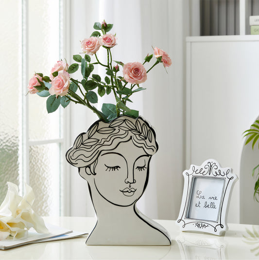 2D French Illustration Vase