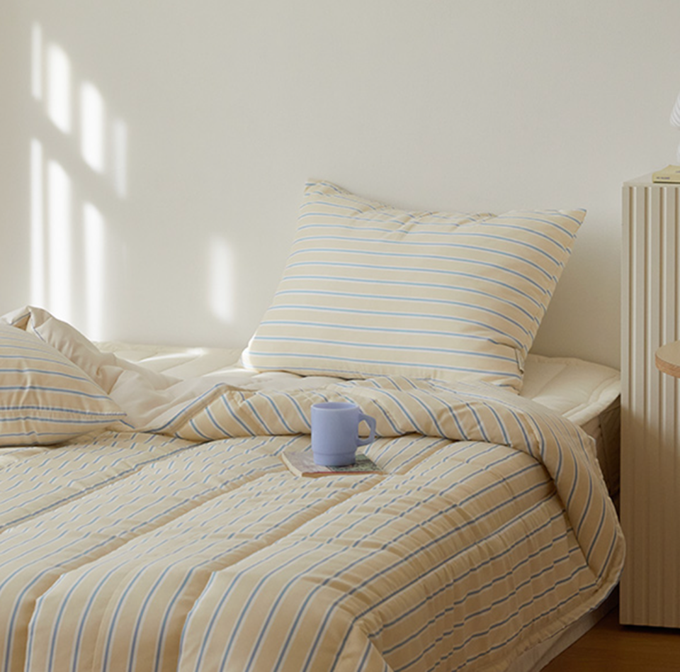 Slow Lines Fitted Pad Bedding Set - lifestyle