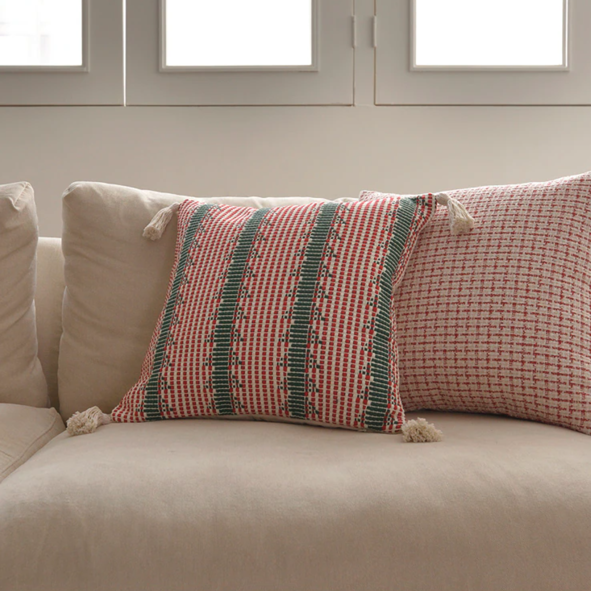 Holiday Woven Tassel Pillow Cover (18" × 18")