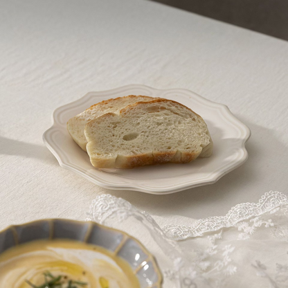 Stable Scalloped Plate Set (3-Piece)