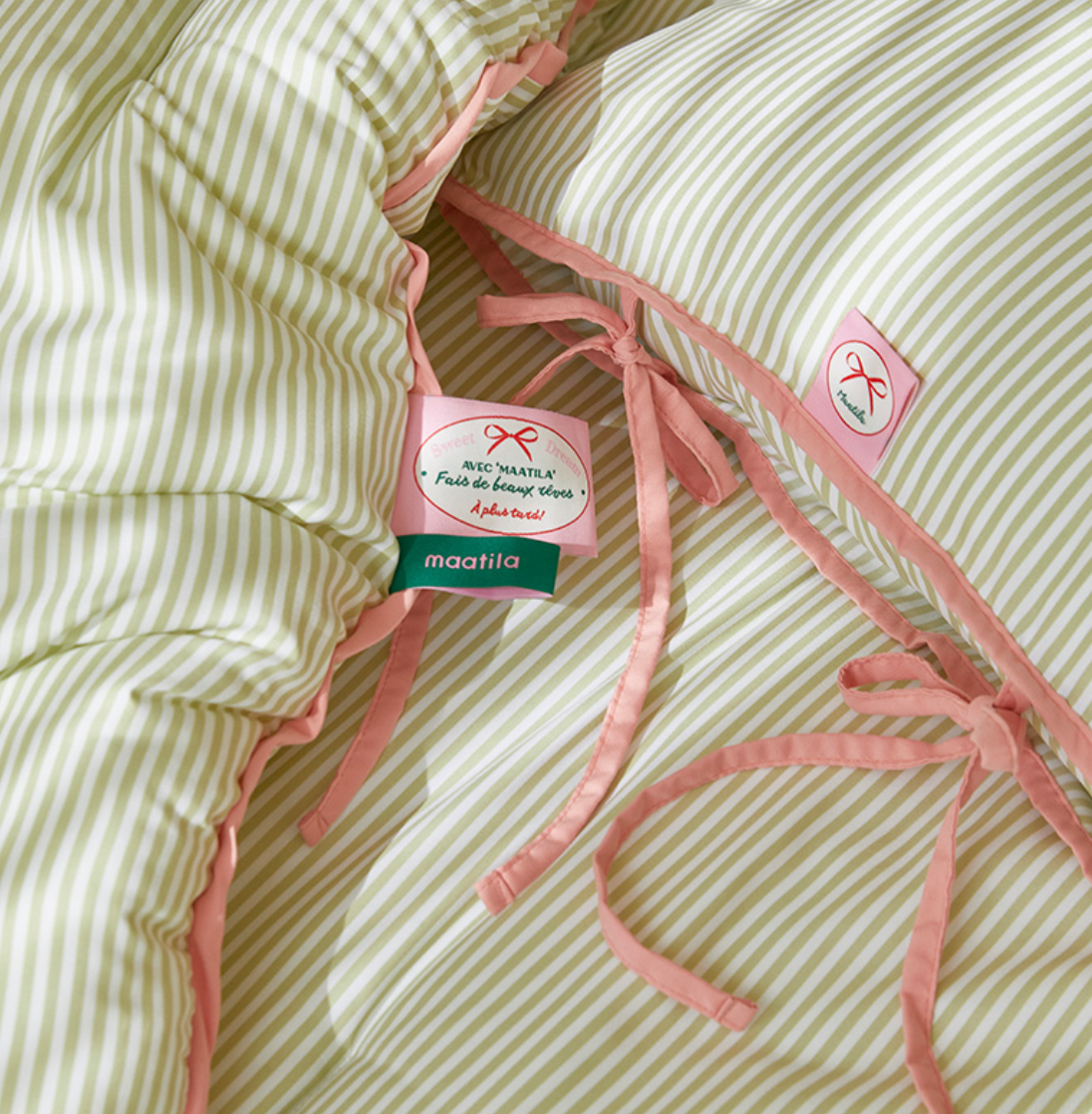 Ribbon Cake Pillow Cover
