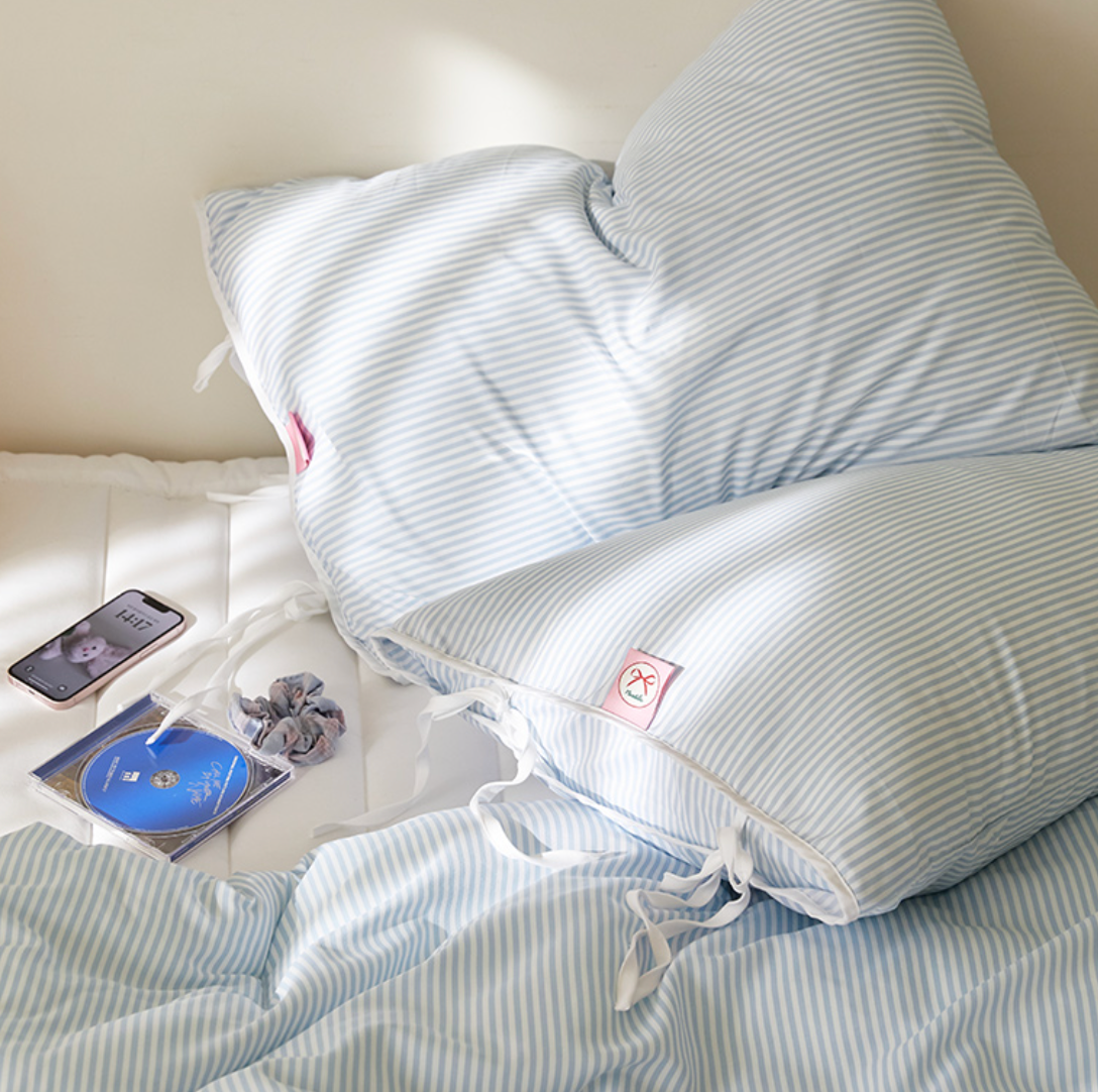 Ribbon Cake Pillow Cover