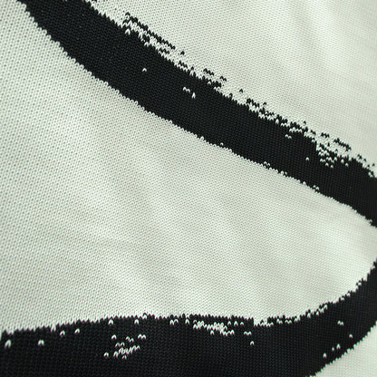 Brush Pattern Reversible Knit Blanket
