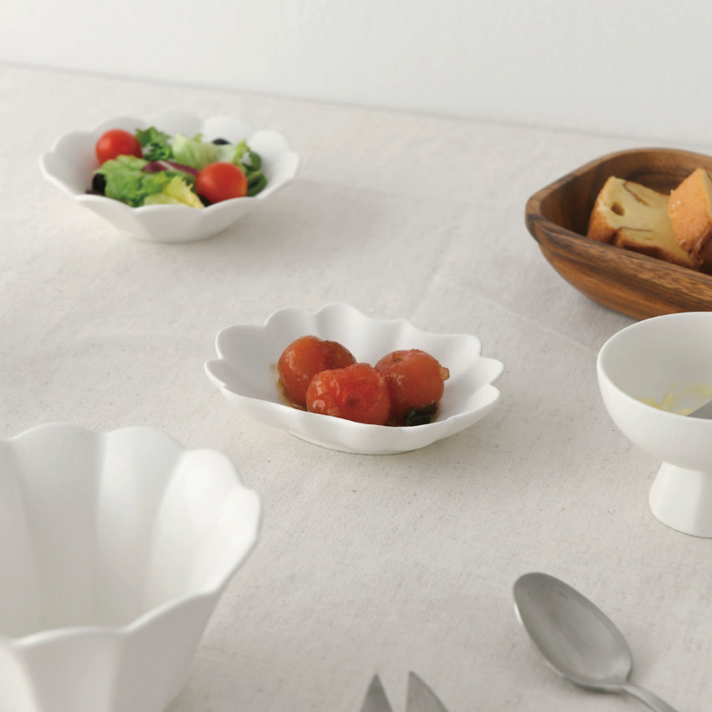 Moi Ceramic Dinnerware Set (5-Piece)