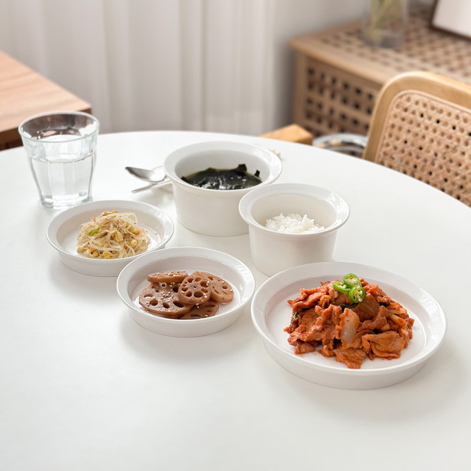 Esti Simple White Dinnerware Set (5-Piece)