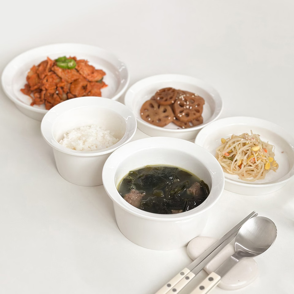 Esti Simple White Dinnerware Set (5-Piece)