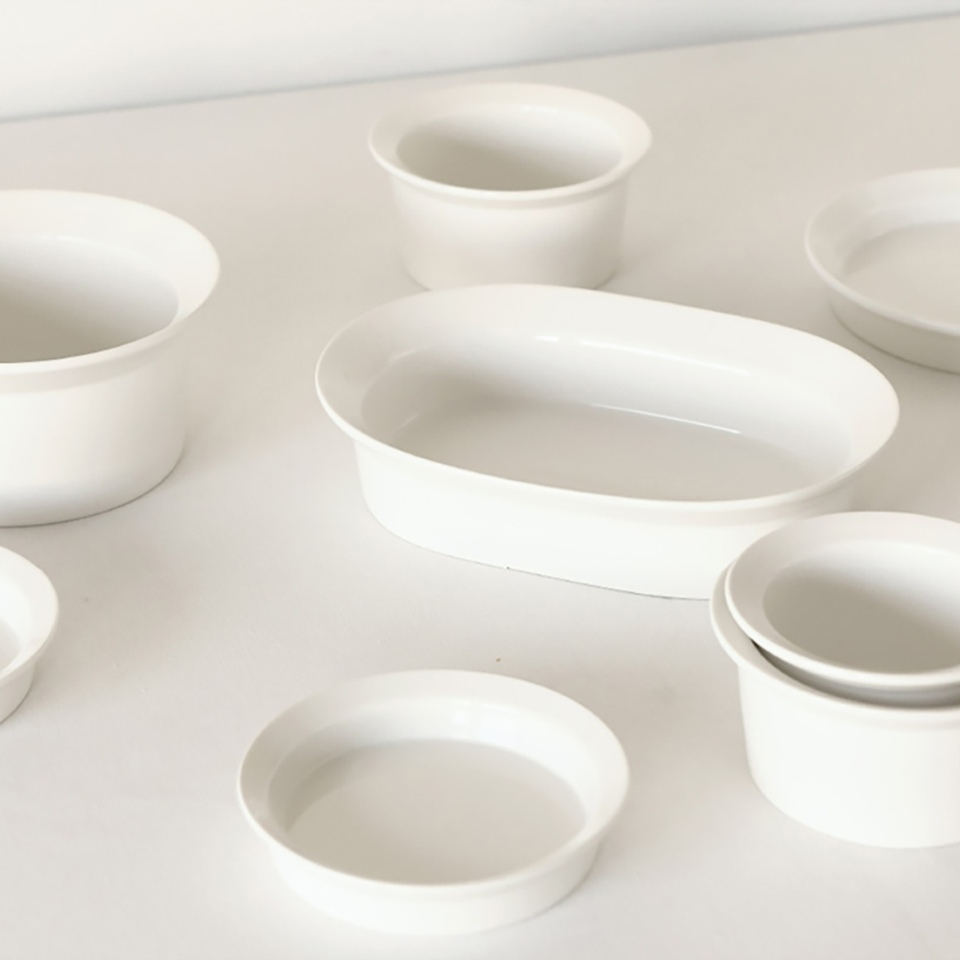 Esti Simple White Dinnerware Set (5-Piece)