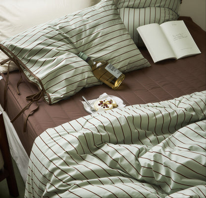 Dreamy Ribbon-Tie Comforter Set