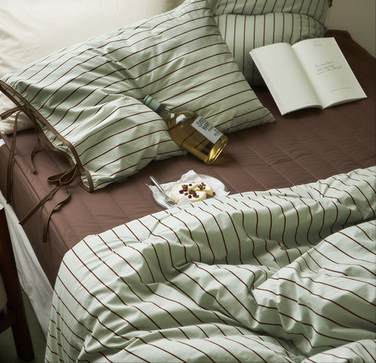Dreamy Ribbon-Tie Comforter Set