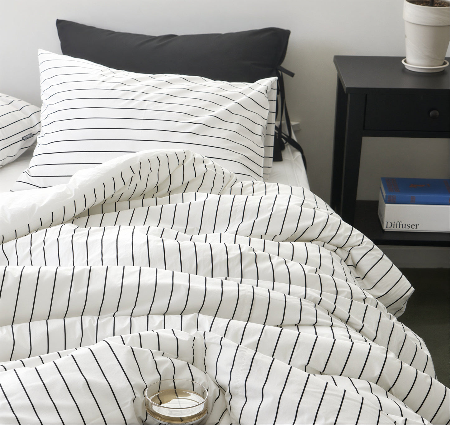 Dreamy Ribbon-Tie Comforter Set