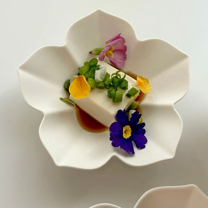 Eunseol Matte Porcelain Pedestal Cup & Plate Set (4-Piece Gift Set)