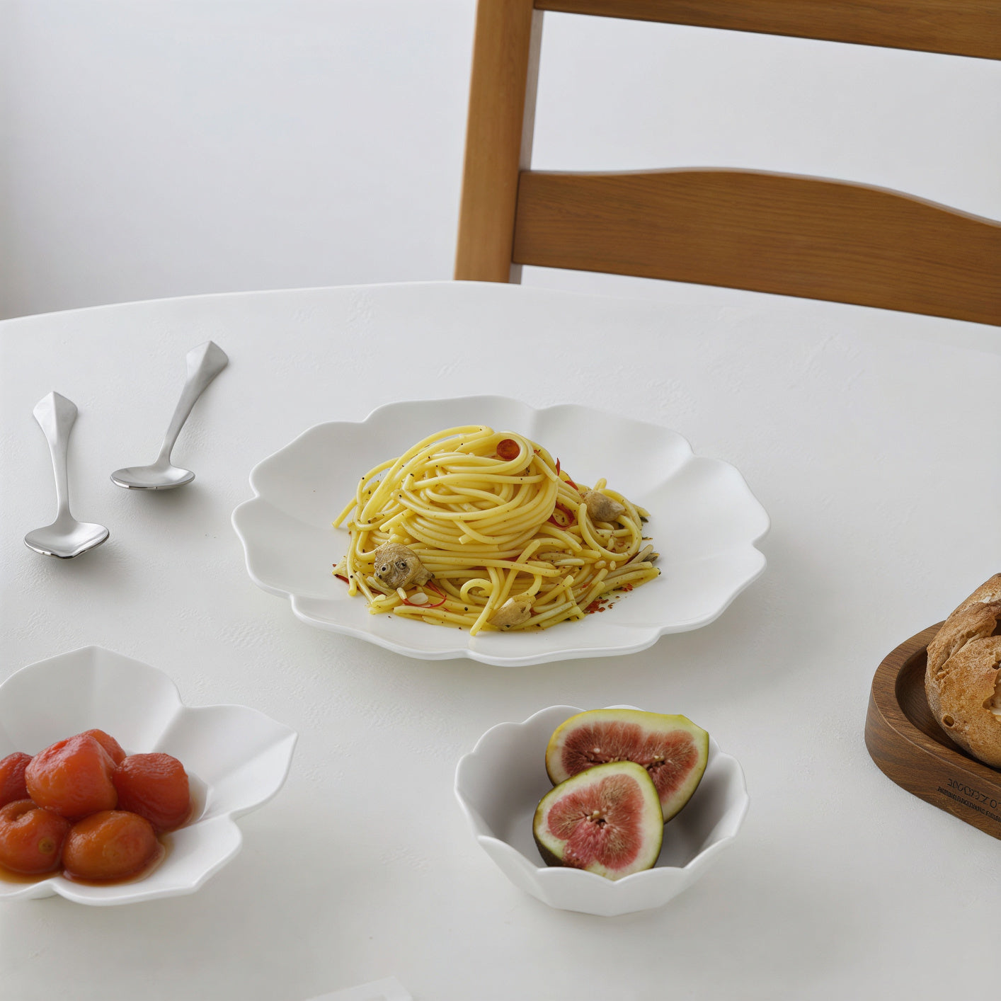 Moi Flower Dinnerware Set for 2 (9-Piece)