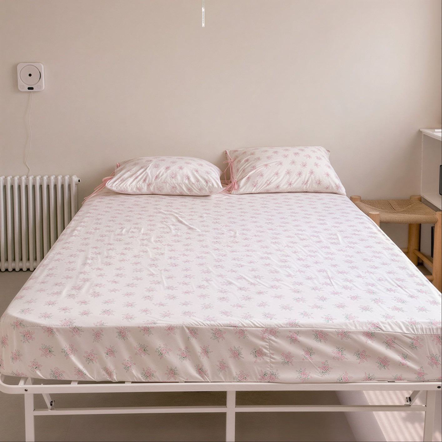 Retro Roselin Mattress Fitted Sheet - close up