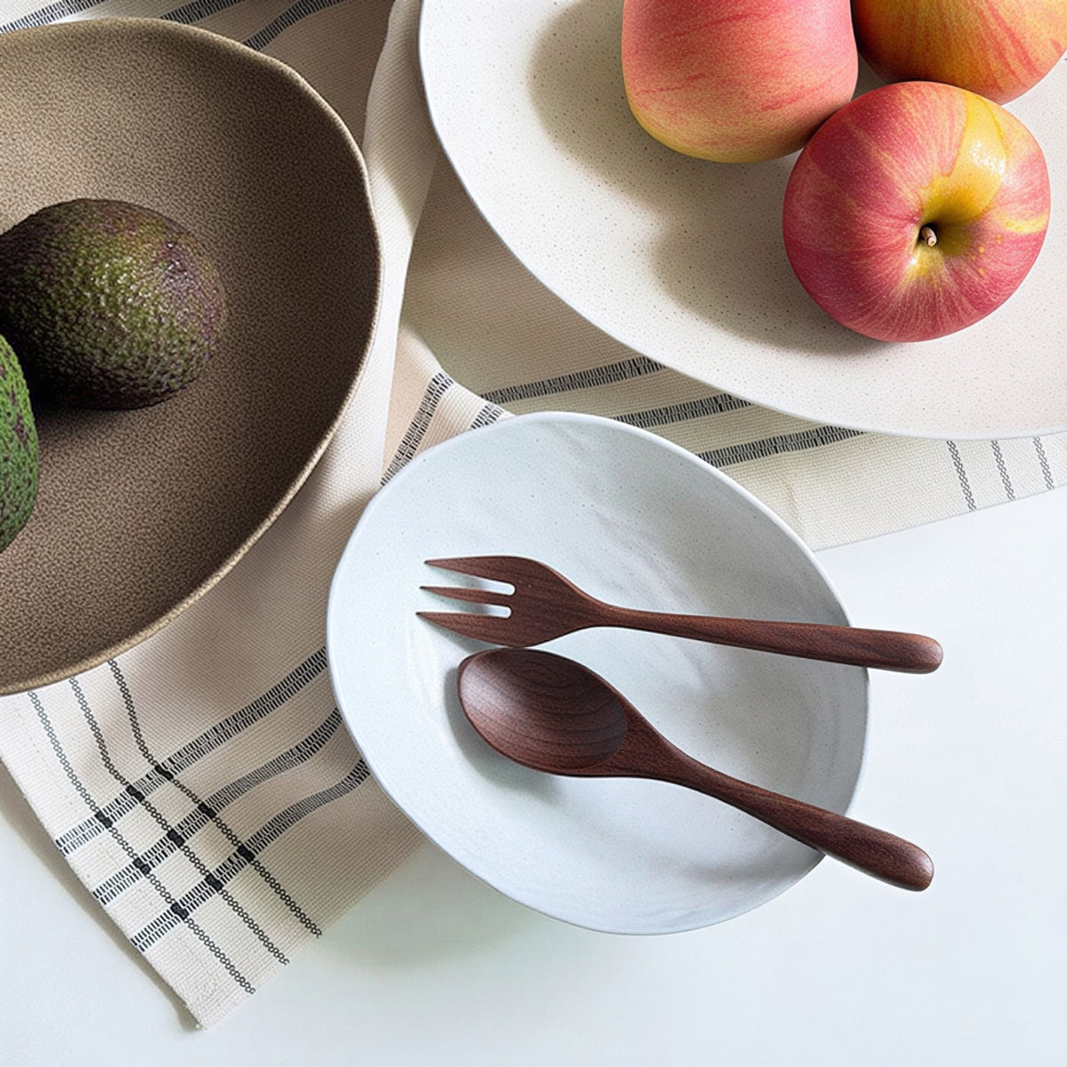Neoul Handmade Footed Oval Pasta Bowl – Medium