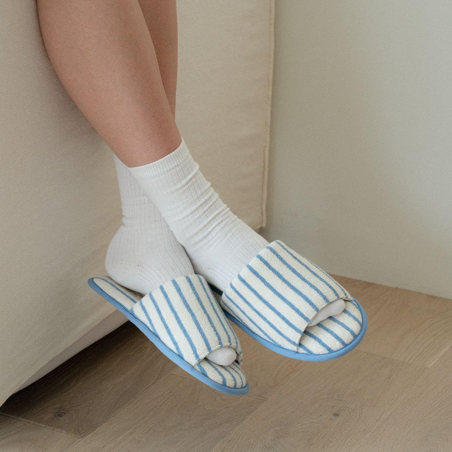 Cozy Patterned Indoor Slippers - image 6 of 8