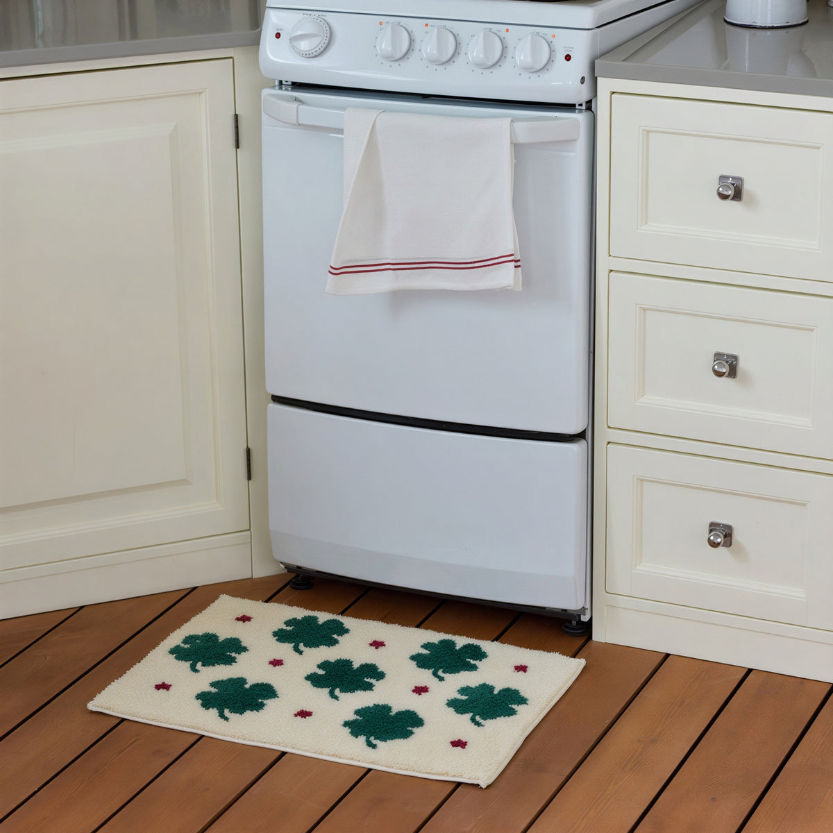 Clover Cream Mini Rug