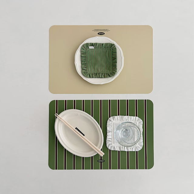 Days Reversible Table Mat Set (2-Piece)