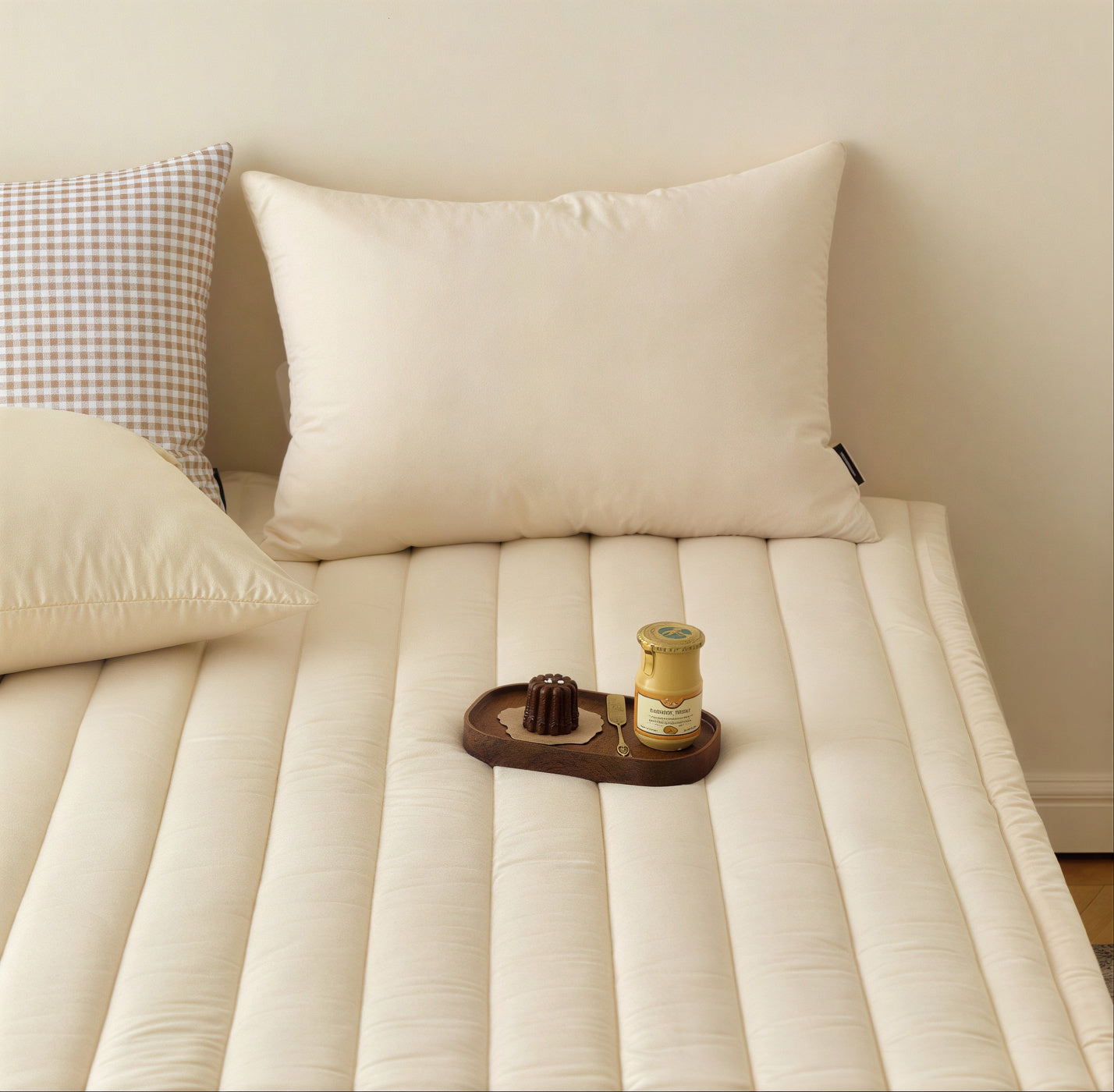 Stay Dust-Free Bed Pad - close up